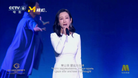 美女扒开尿孔让人捅